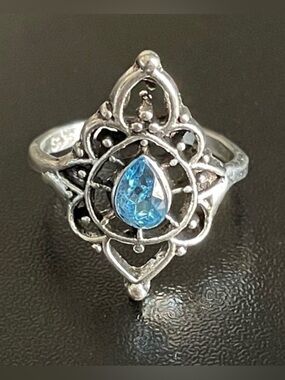 925 Sterling Silver Blue Topaz Gem Ring - Size: 5
